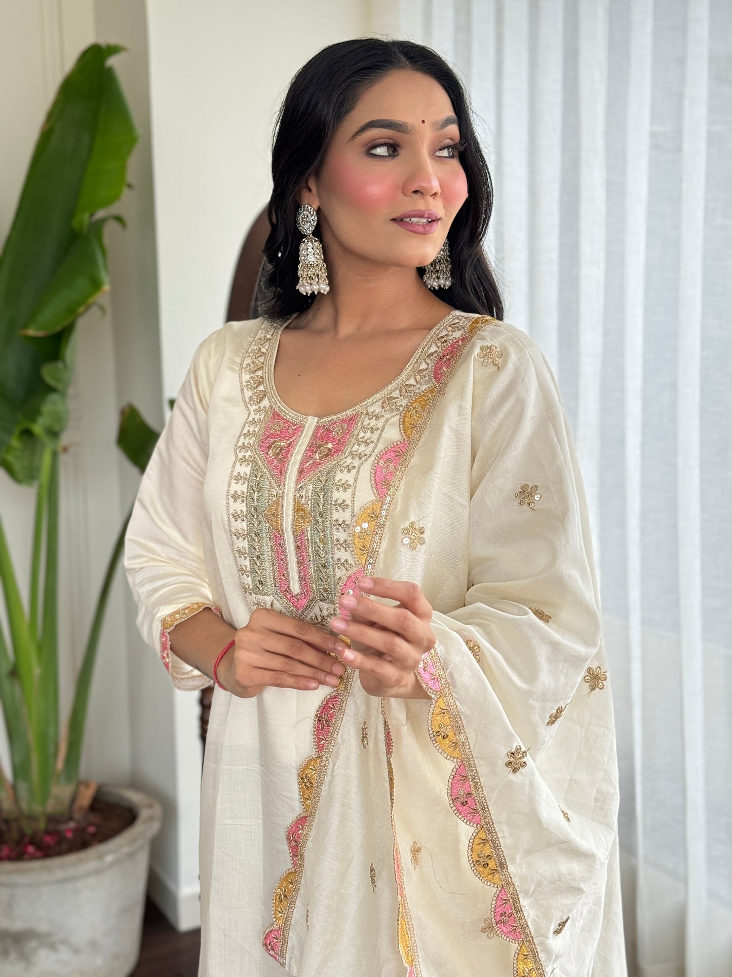 Beautifully designed that seamlessly combines tradition kurta set