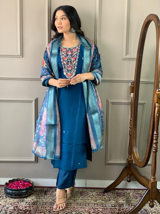 Beautifully designed that seamlessly combines tradition kurta set