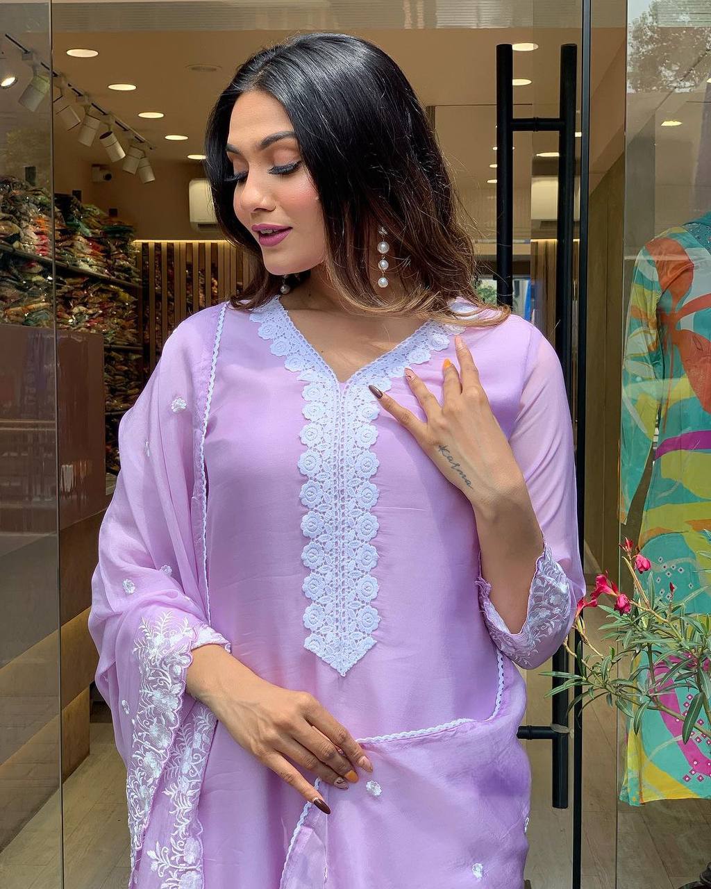 Beautifully designed that seamlessly combines tradition kurta set