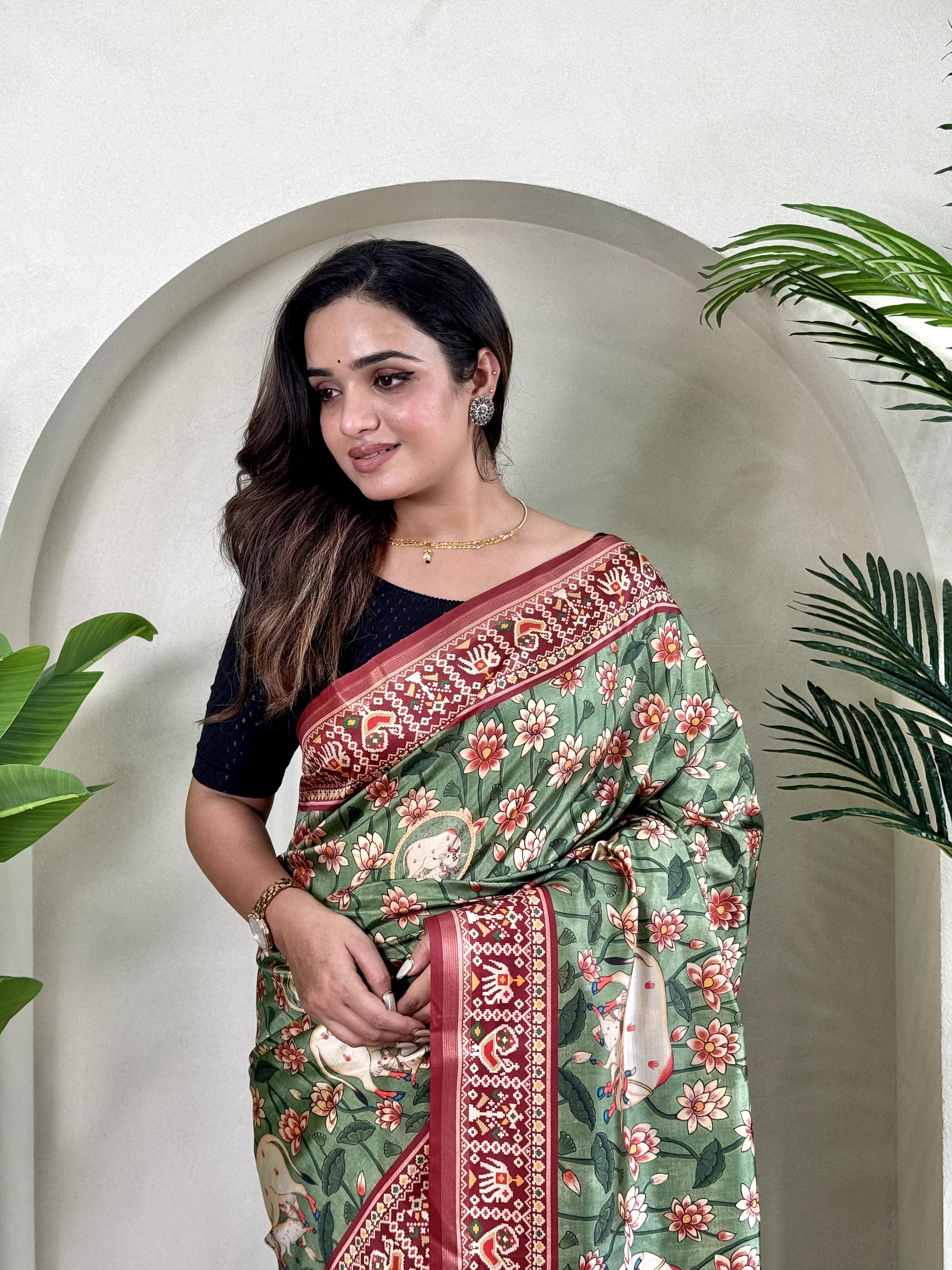 Glorious Dola Viscose Green Color Saree