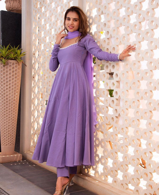 Luxuriant Georgette Lavender Color Gown