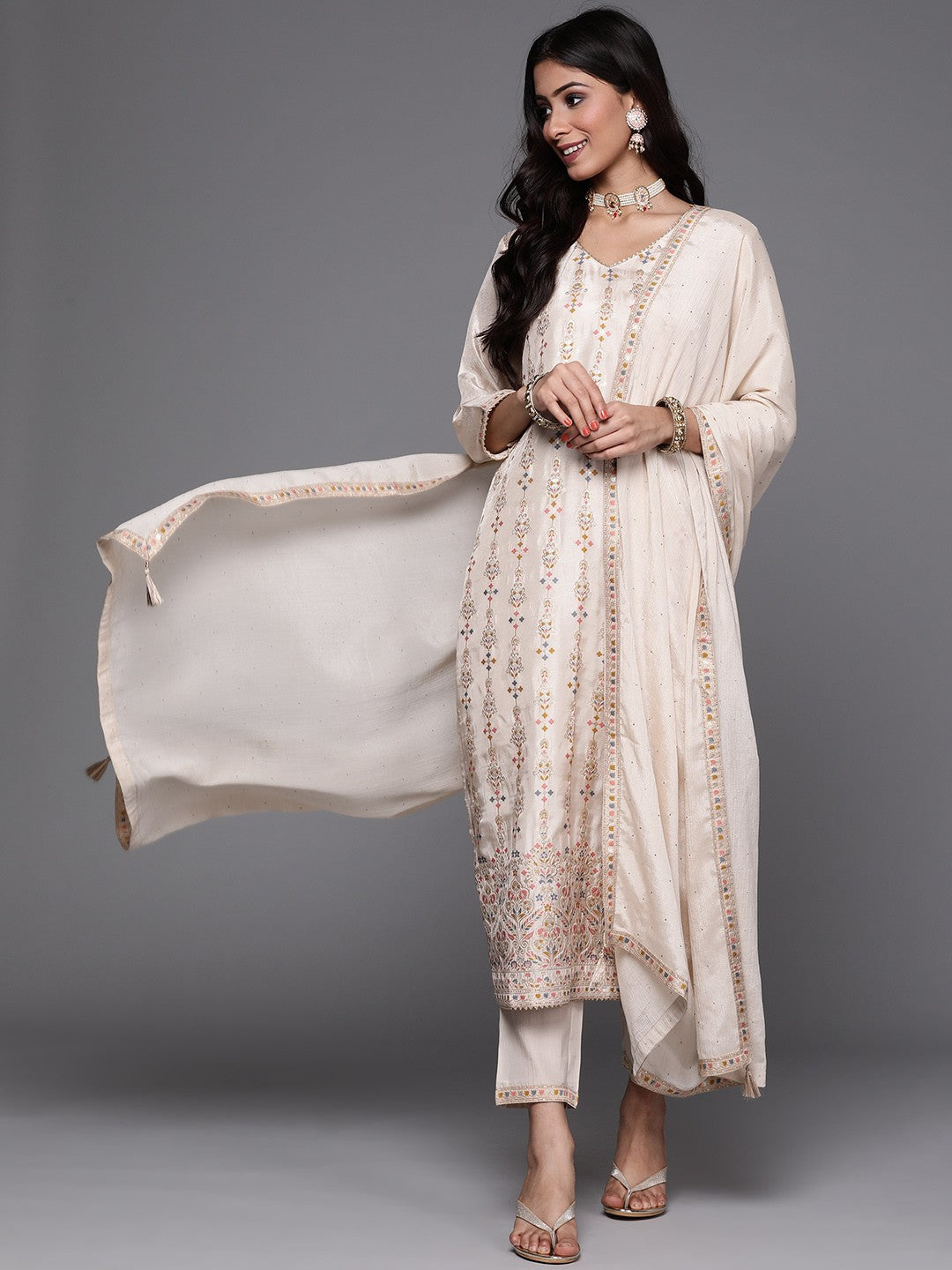 Beautifully designed that seamlessly combines tradition kurta set