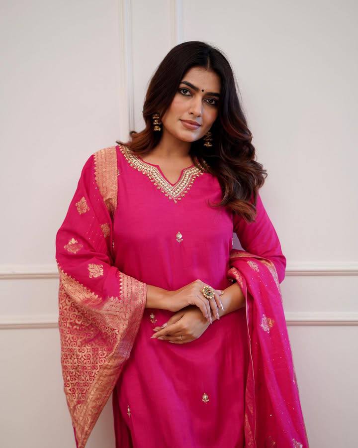 Beautifully designed that seamlessly combines tradition kurta set