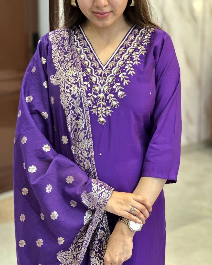 Beautifully designed that seamlessly combines tradition kurta set
