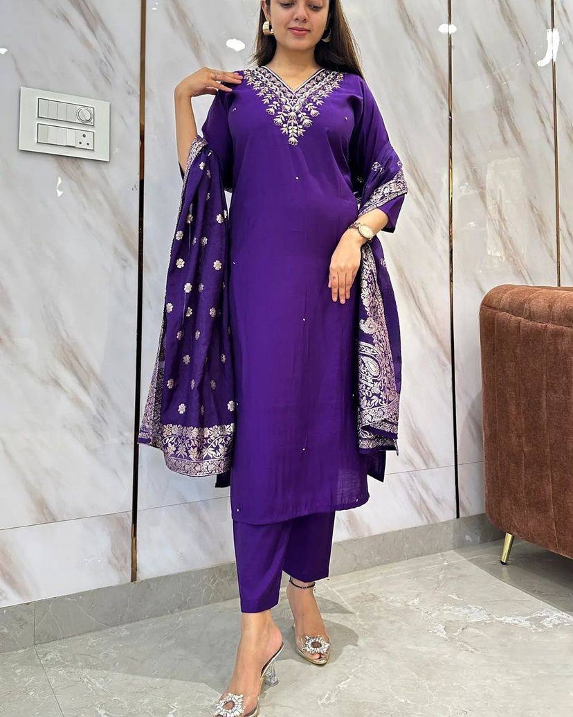 Beautifully designed that seamlessly combines tradition kurta set