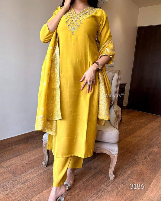 Beautifully designed that seamlessly combines tradition kurta set