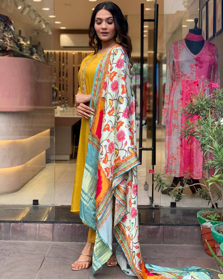 Beautifully designed that seamlessly combines tradition kurta set