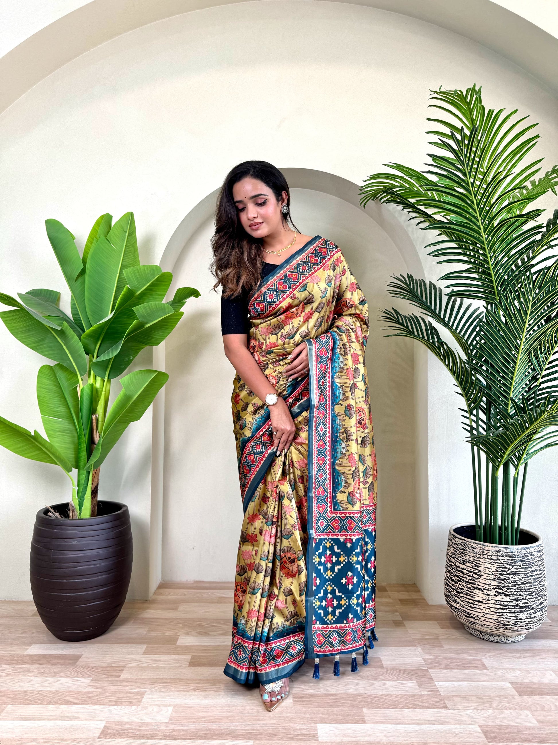 Glorious Dola Viscose Yellow Color Saree