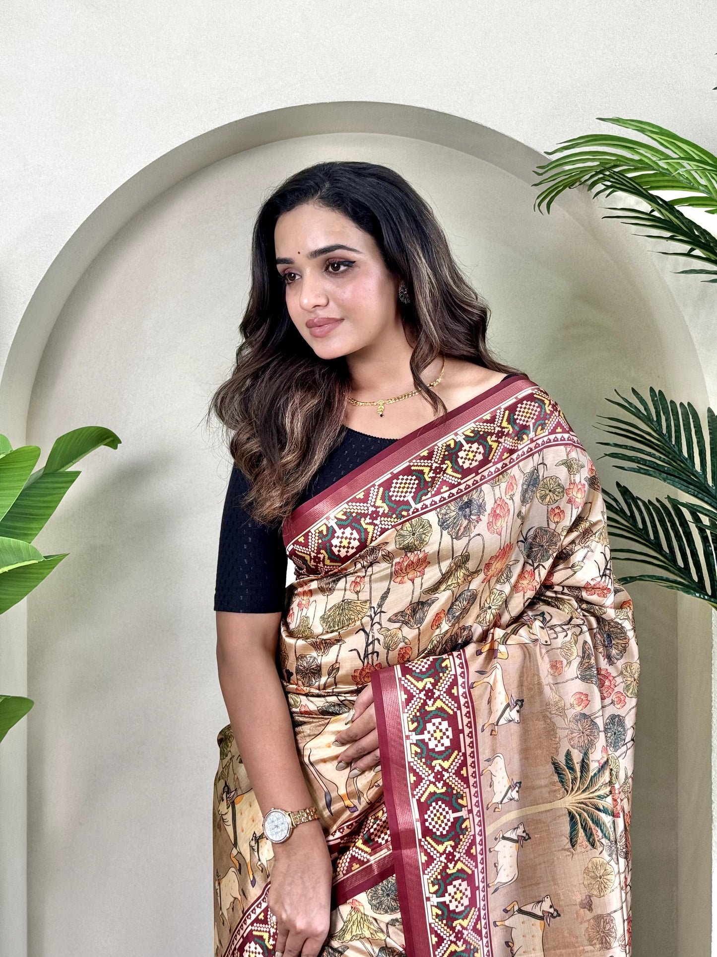 Glorious Dola Viscose Beige Color Saree