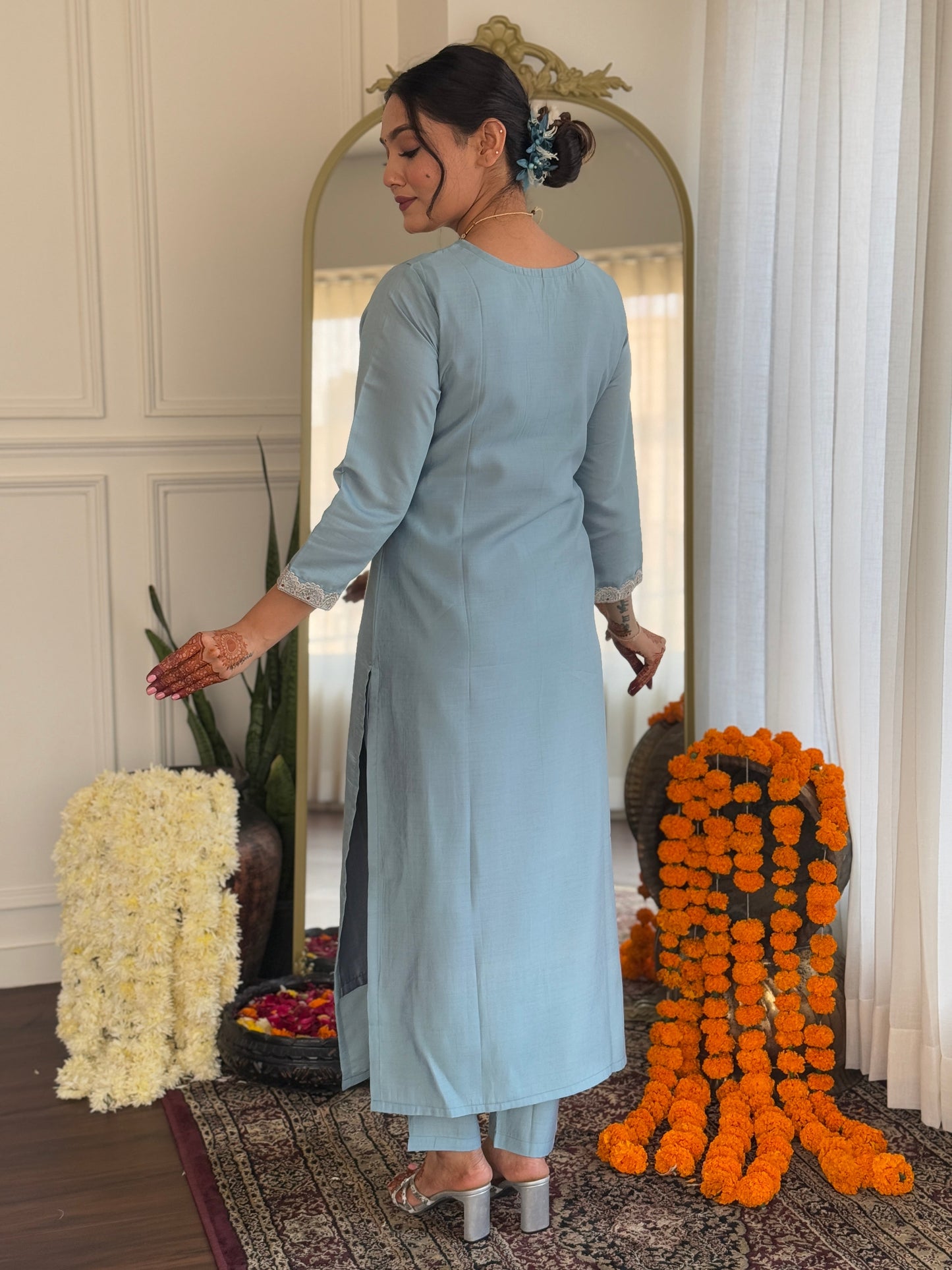 Beautifully designed that seamlessly combines tradition kurta set