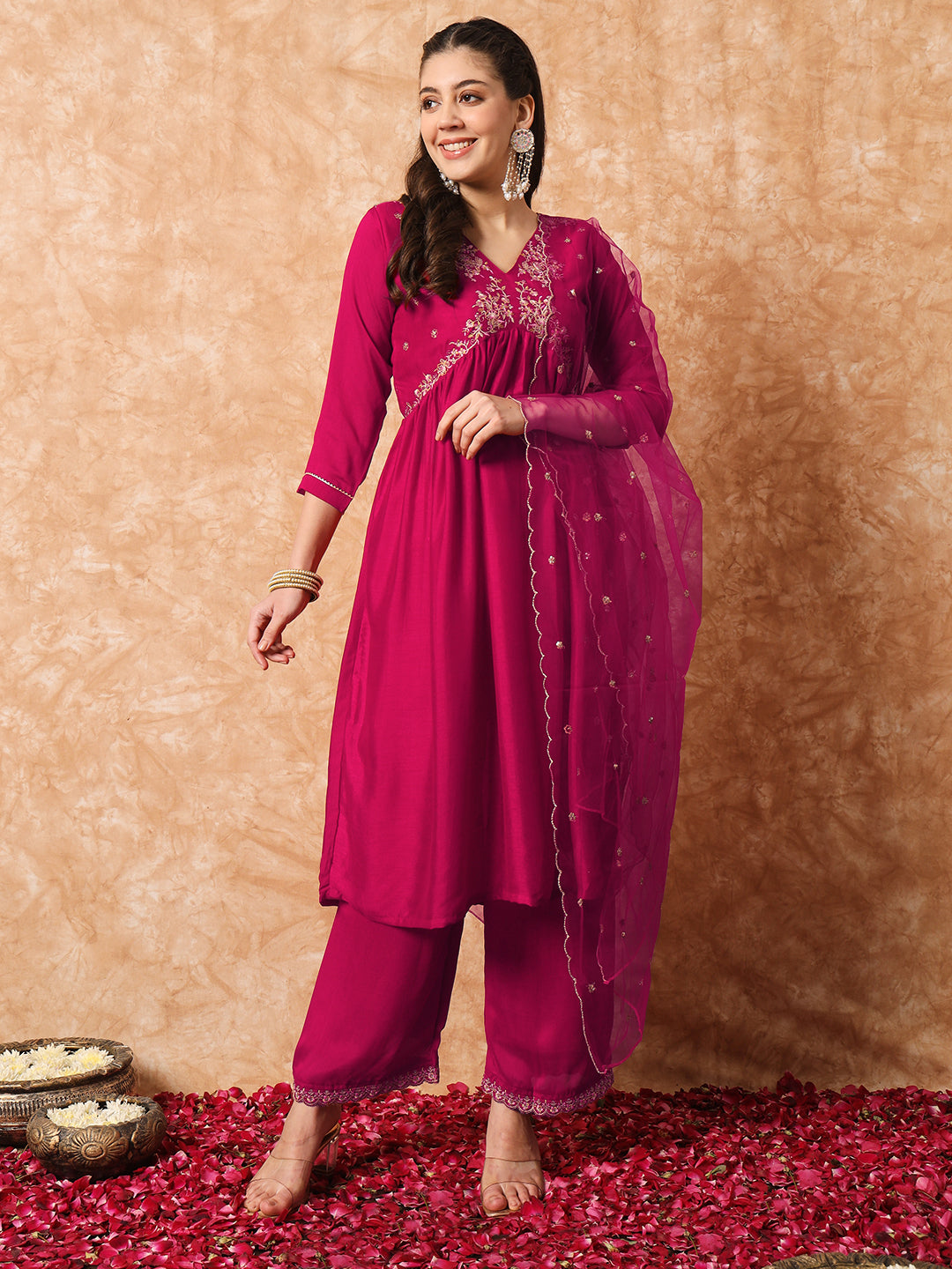 Beautifully designed that seamlessly combines tradition kurta set