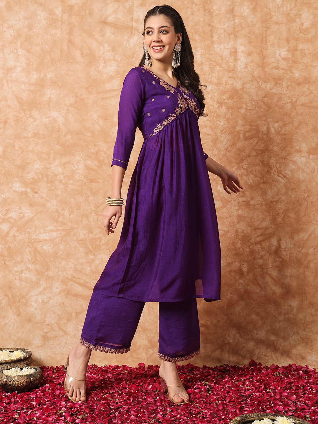 Beautifully designed that seamlessly combines tradition kurta set