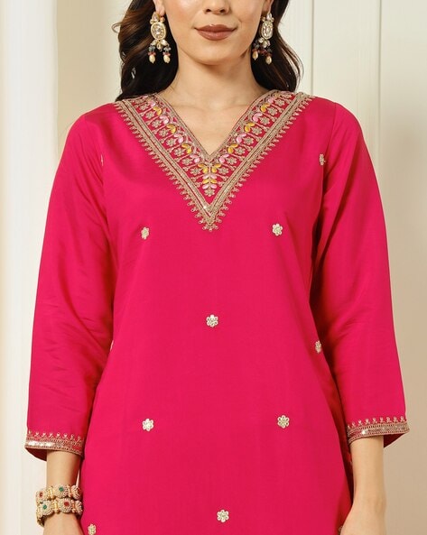 Beautifully designed that seamlessly combines tradition kurta set