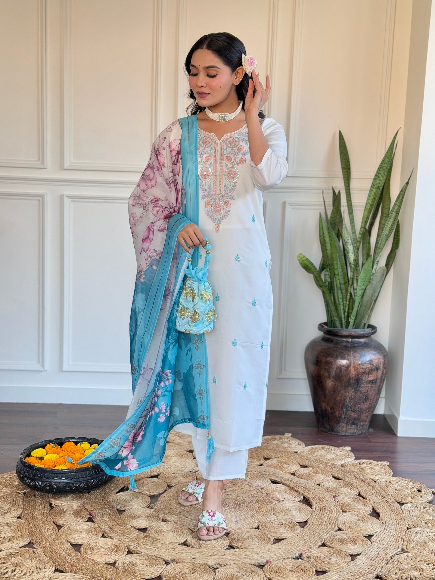 Beautifully designed that seamlessly combines tradition kurta set