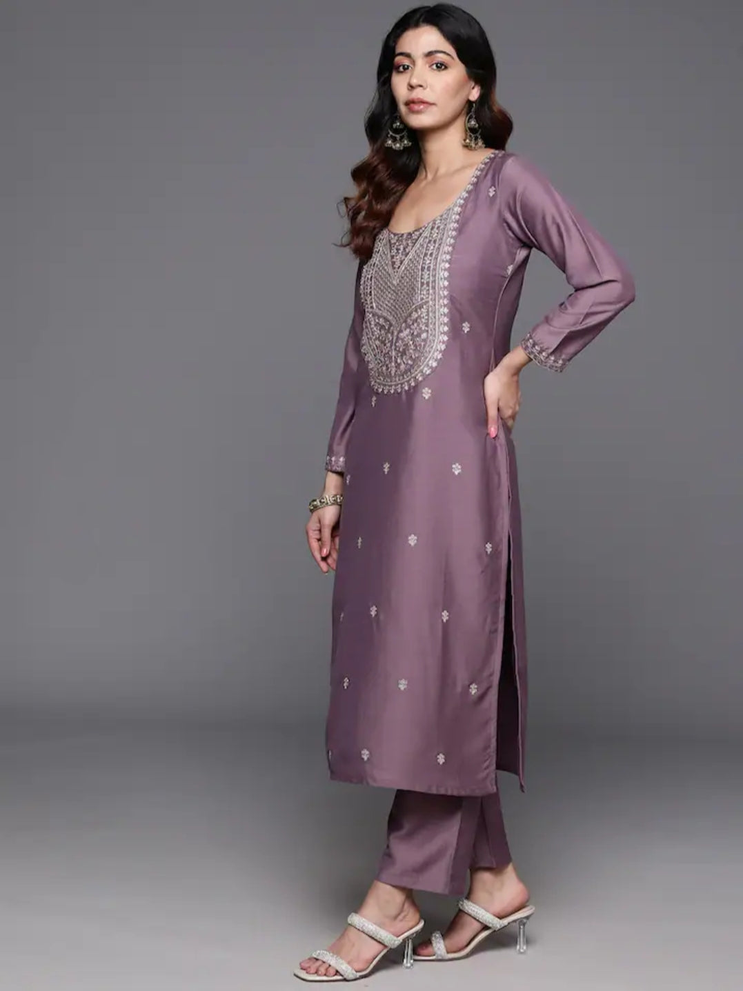 Beautifully designed that seamlessly combines tradition kurta set
