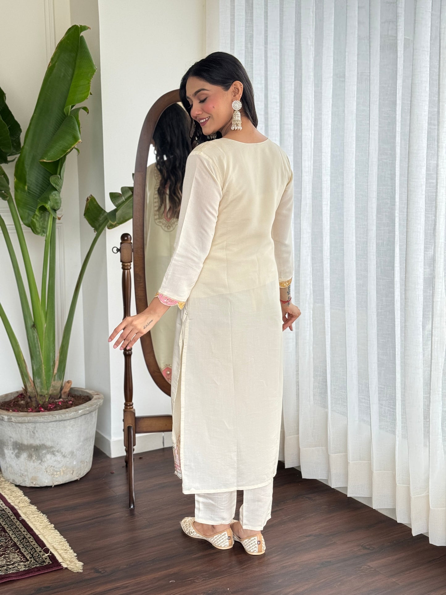 Beautifully designed that seamlessly combines tradition kurta set