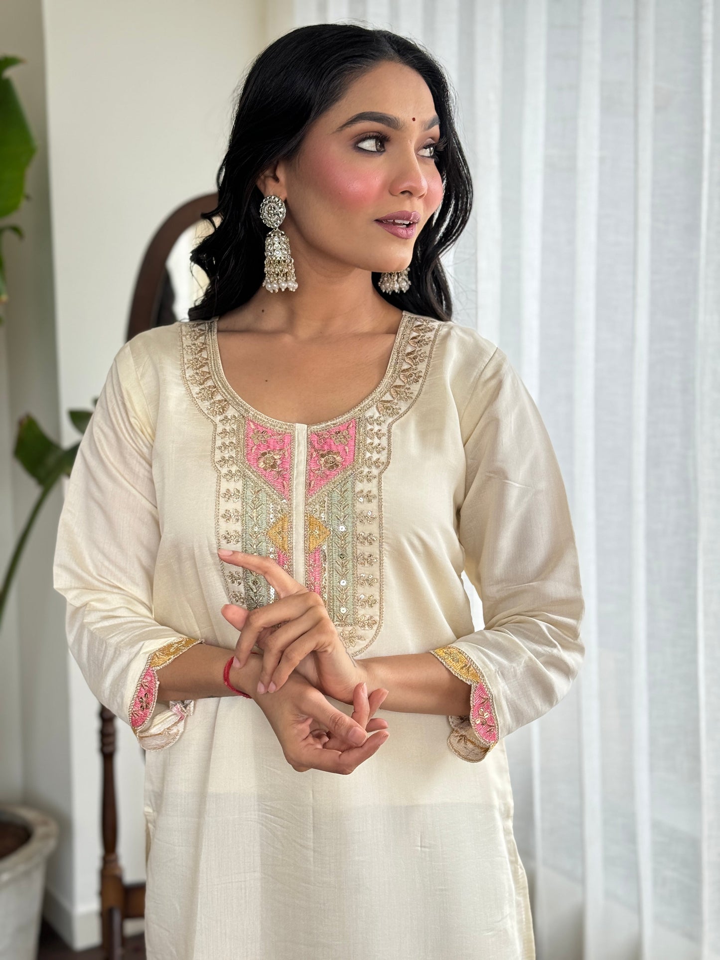 Beautifully designed that seamlessly combines tradition kurta set