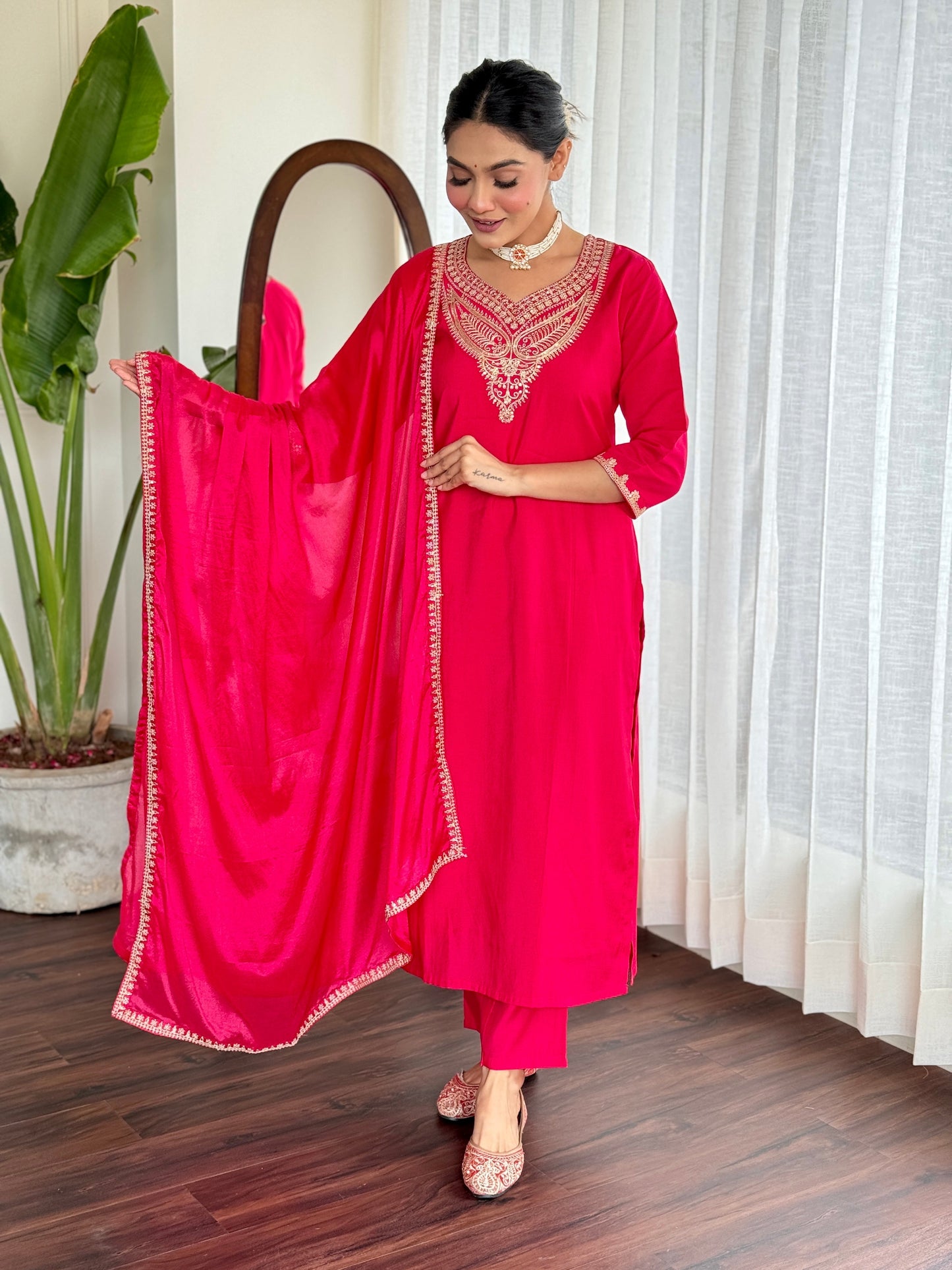 Beautifully designed that seamlessly combines tradition kurta set