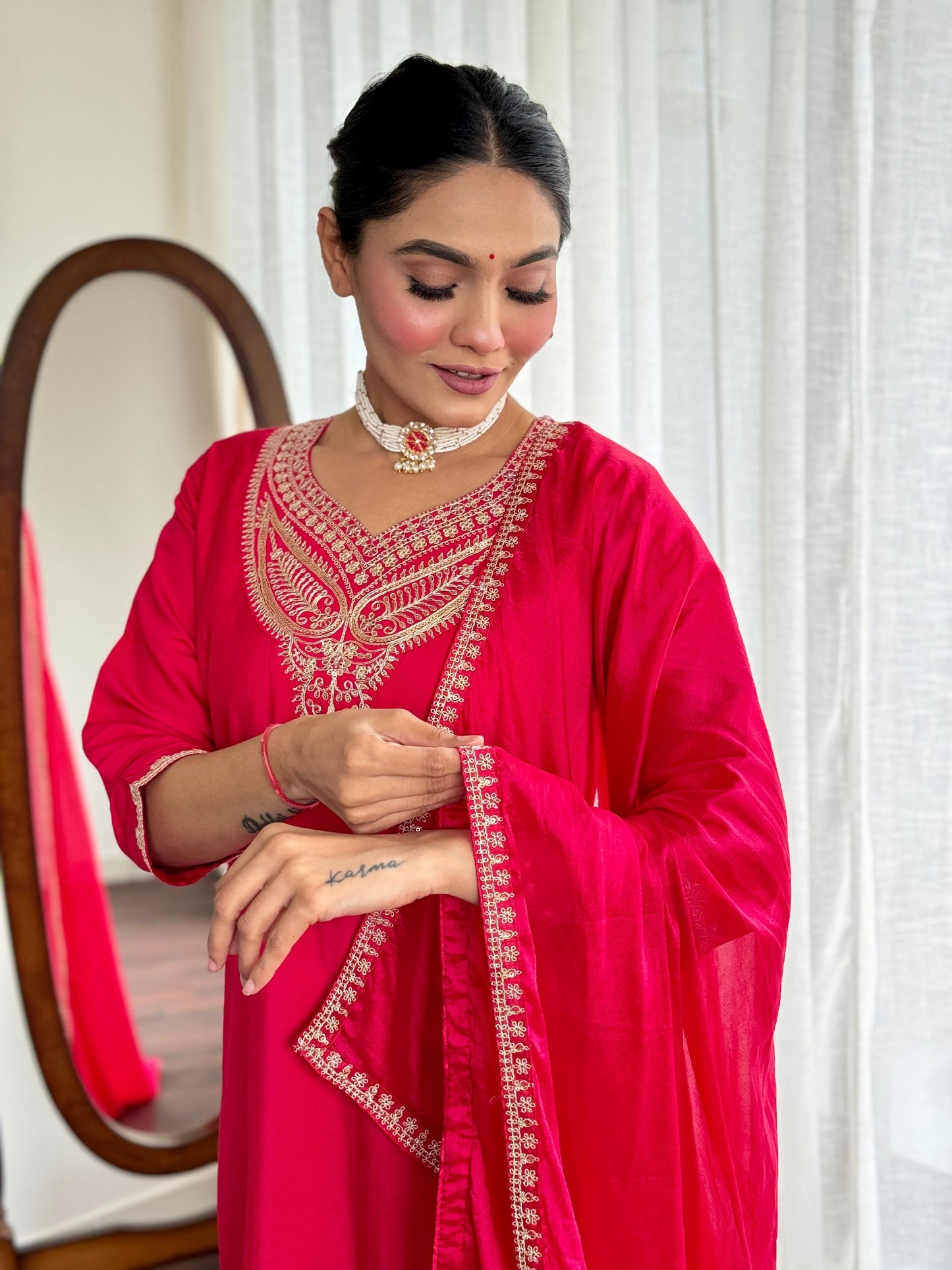 Beautifully designed that seamlessly combines tradition kurta set