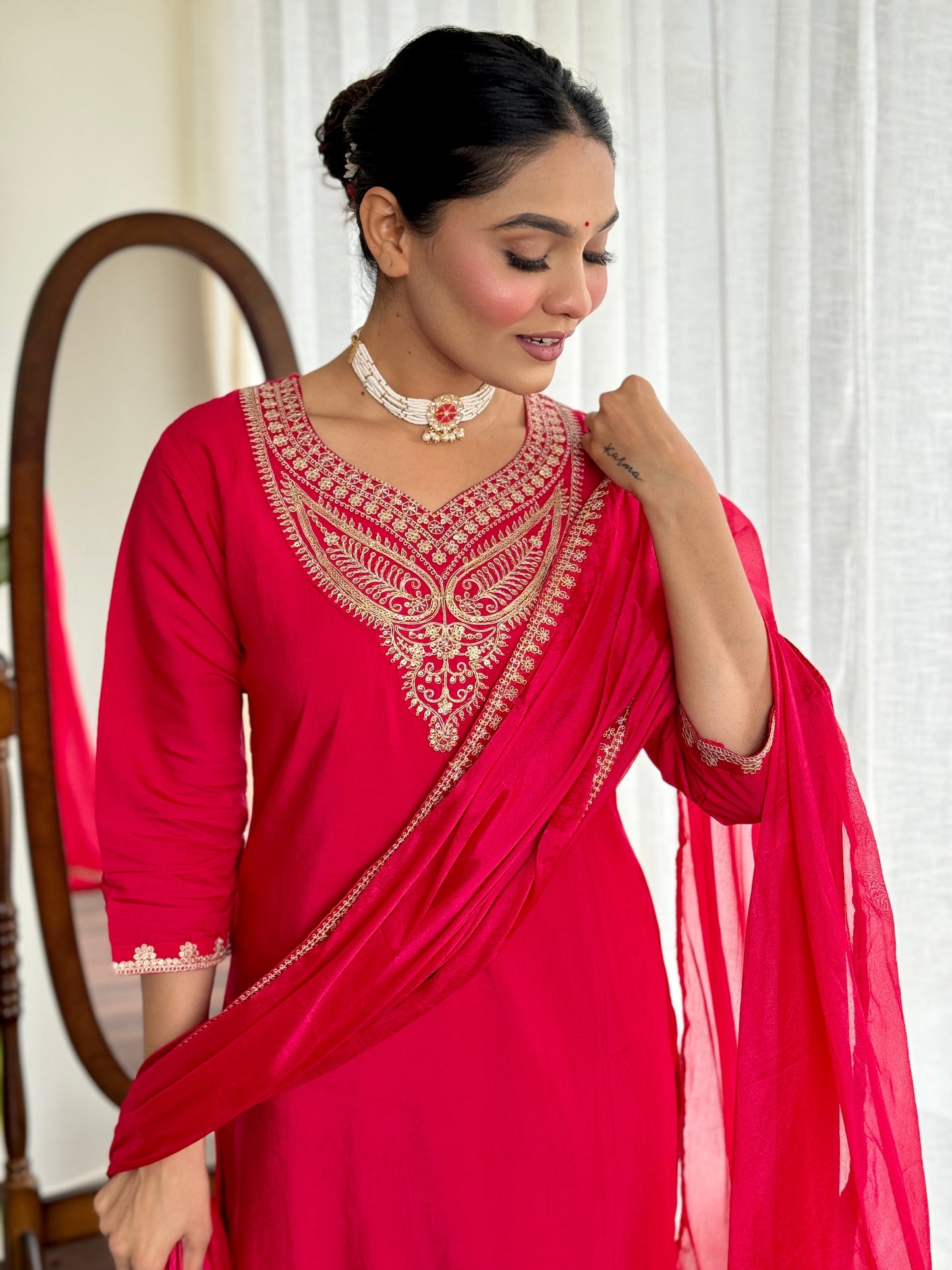 Beautifully designed that seamlessly combines tradition kurta set