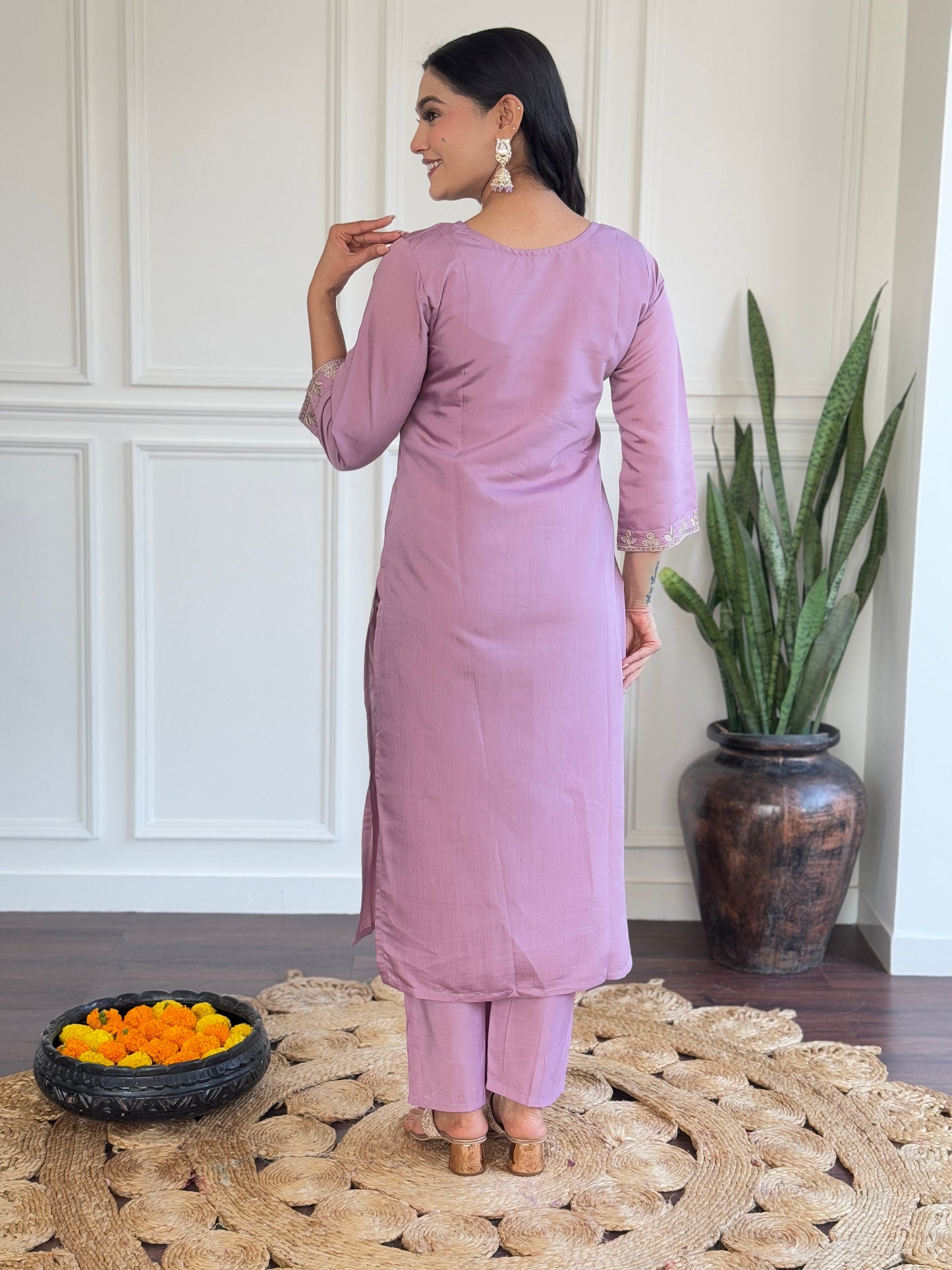 Beautifully designed that seamlessly combines tradition kurta set