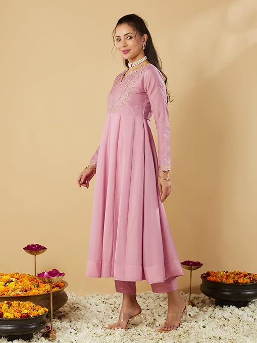 Beautifully designed that seamlessly combines tradition kurta set
