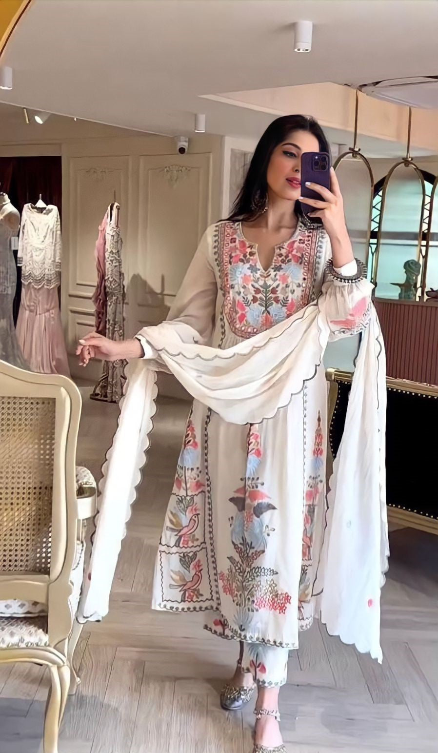 Beautifully designed that seamlessly combines tradition kurta set