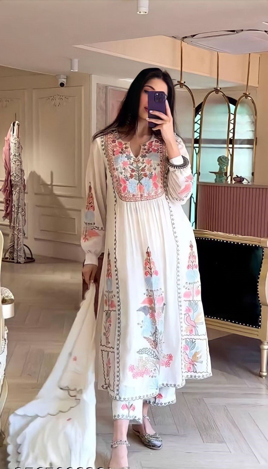 Beautifully designed that seamlessly combines tradition kurta set