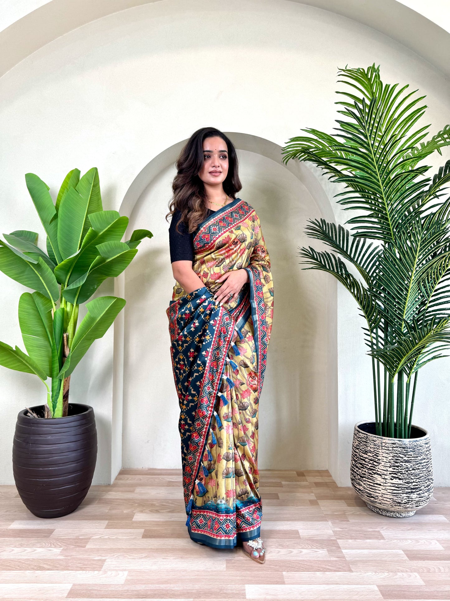 Glorious Dola Viscose Yellow Color Saree