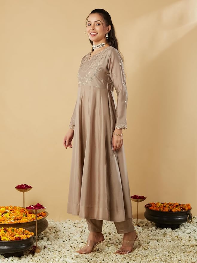 Beautifully designed that seamlessly combines tradition kurta set