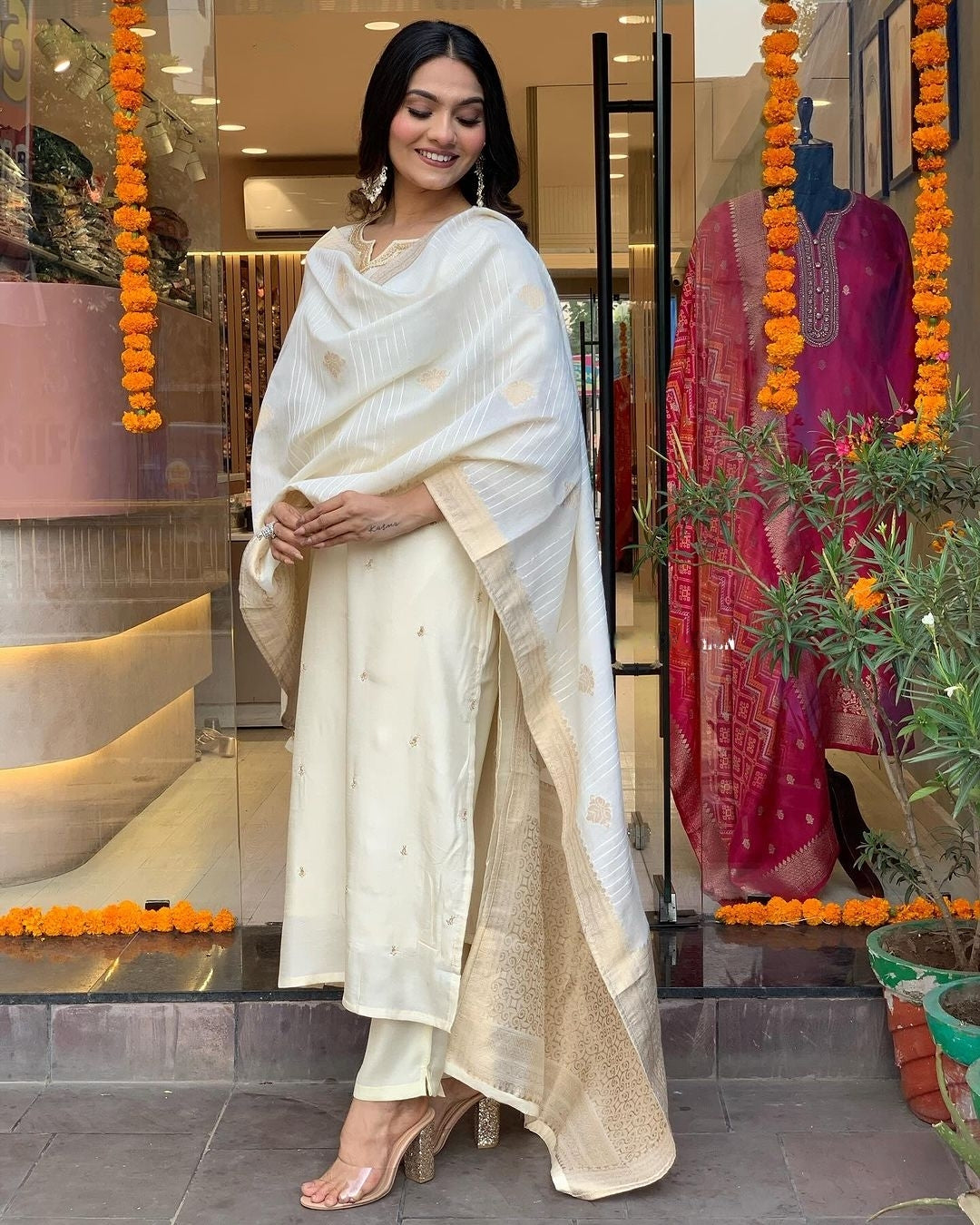 Beautifully designed that seamlessly combines tradition kurta set