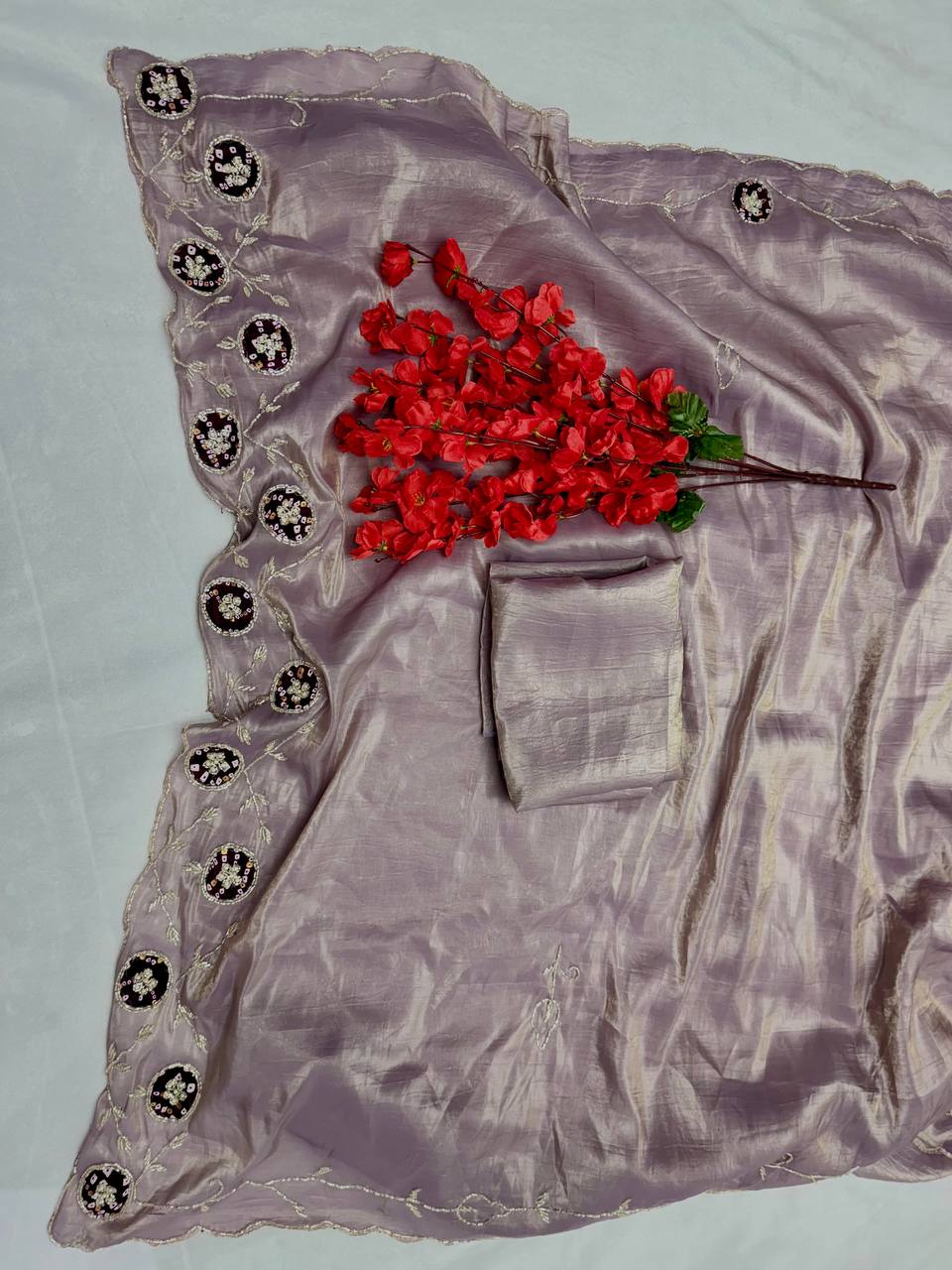 Pretty Gold Crush Onion Color Saree