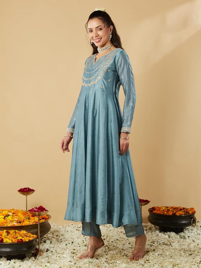 Beautifully designed that seamlessly combines tradition kurta set
