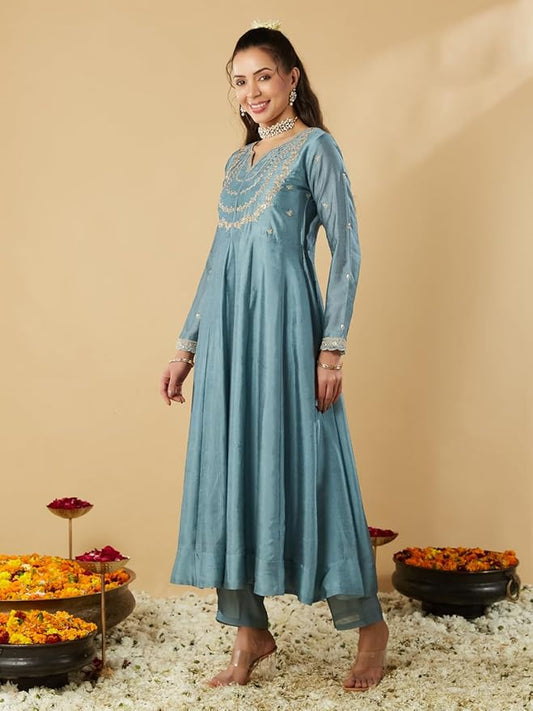 Beautifully designed that seamlessly combines tradition kurta set