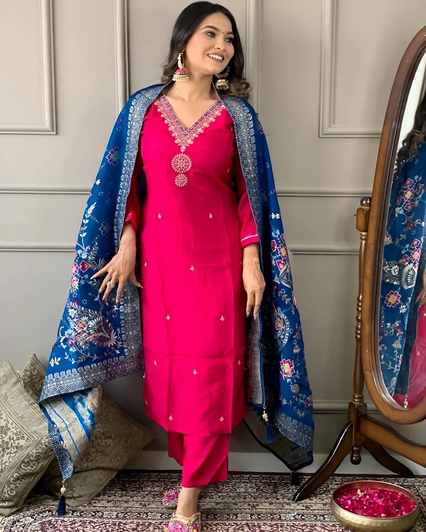 Beautifully designed that seamlessly combines tradition kurta set