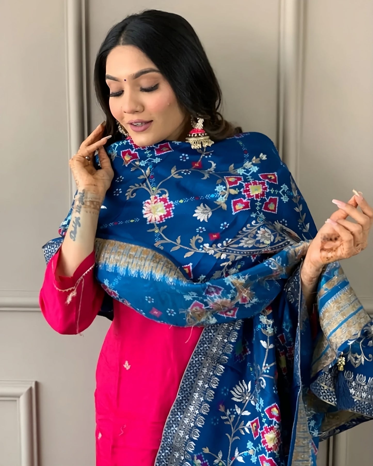 Beautifully designed that seamlessly combines tradition kurta set